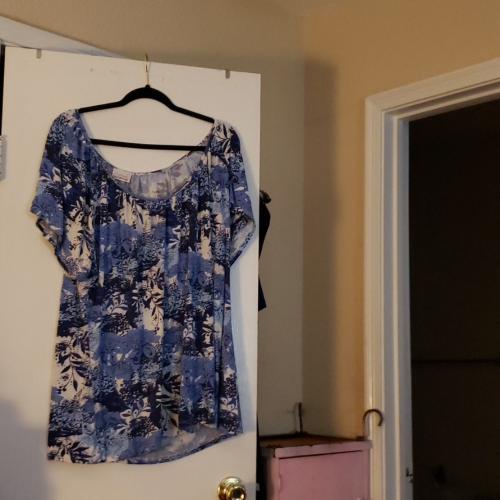 Tee shirt